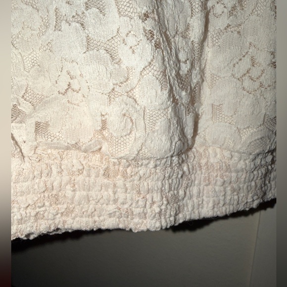 Torrid Cream Lace Blouse i - Picture 6 of 8